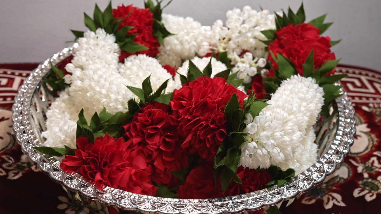 Rounded Silver Gifting Tray